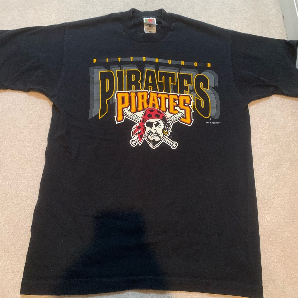 Mens Large Pittsburgh Pirates t-shirt